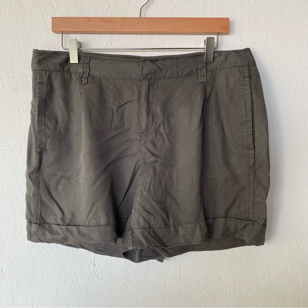 LOFT shorts - Picture 3 of 9